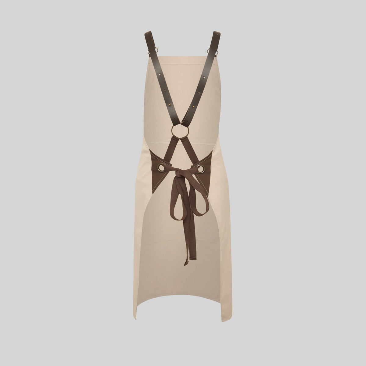 DELANTAL PETO HERRAJES EN PIEL 88X74 CM