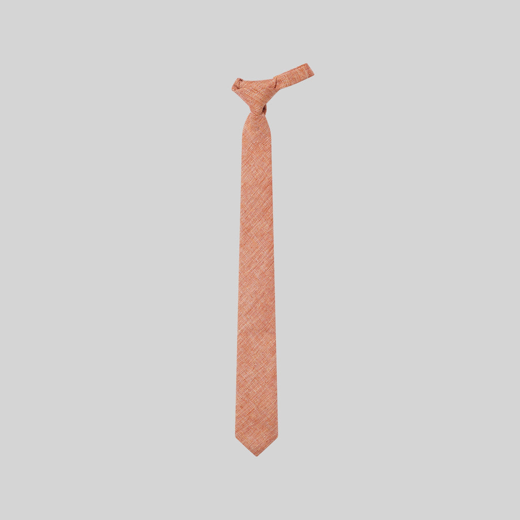 CORBATA CON NUDO DE PALA ESTRECHA