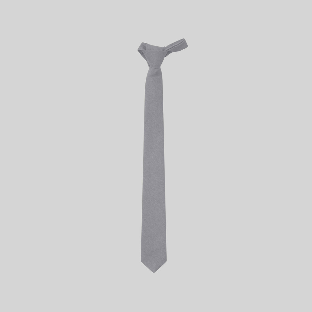 CORBATA CON NUDO DE PALA ESTRECHA