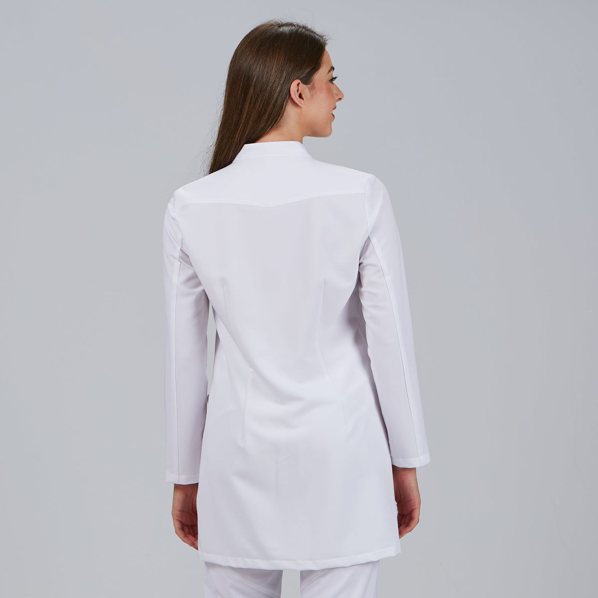 BATA MUJER BOTON OCULTO M/L LEA