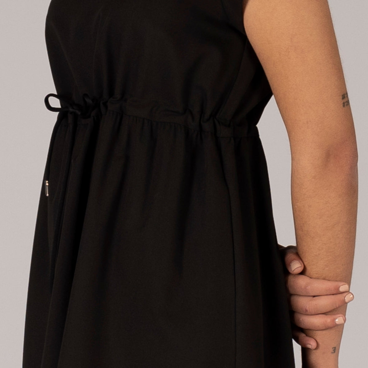 VESTIDO CON CORDON TRIVIAL