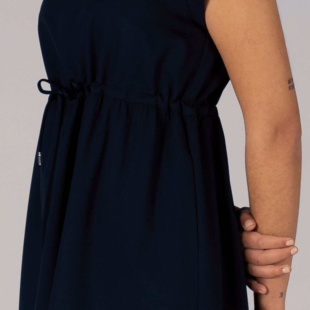 VESTIDO CON CORDON TRIVIAL