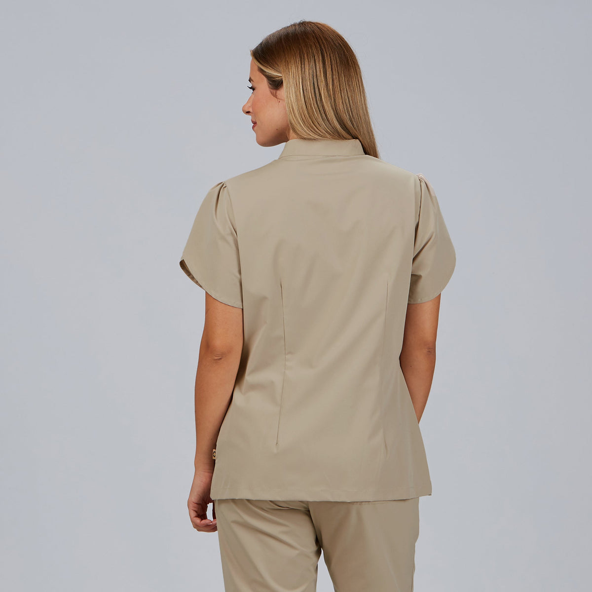 BLUSA MUJER BOTON OCULTO M/C LINA