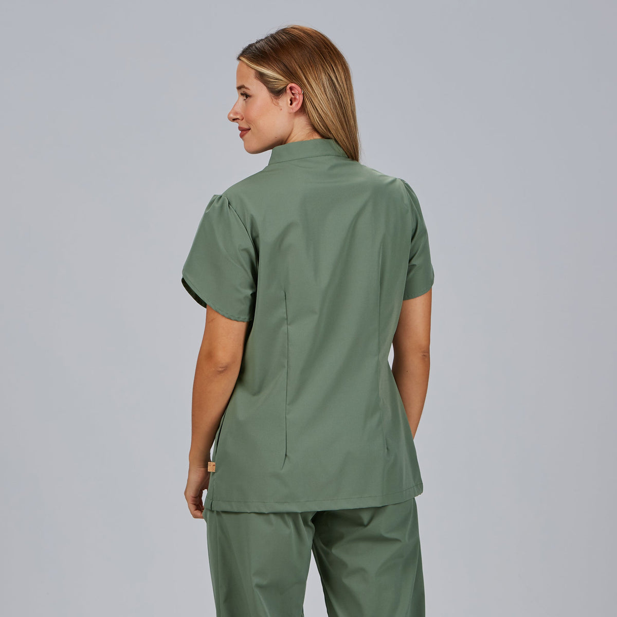 BLUSA MUJER BOTON OCULTO M/C LINA