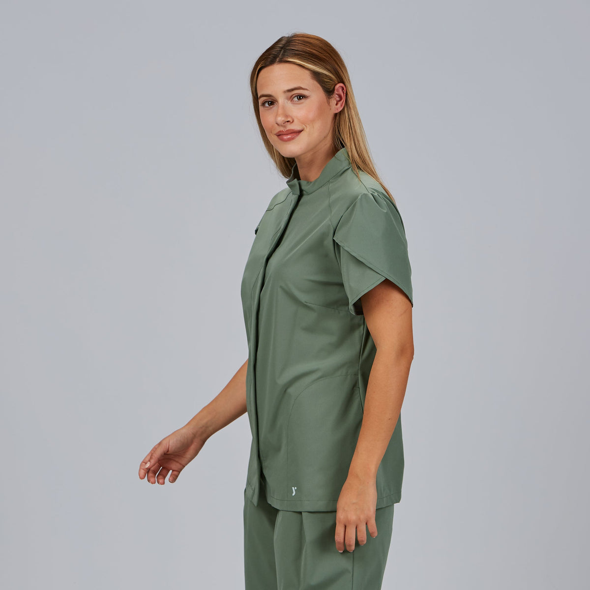 BLUSA MUJER BOTON OCULTO M/C LINA