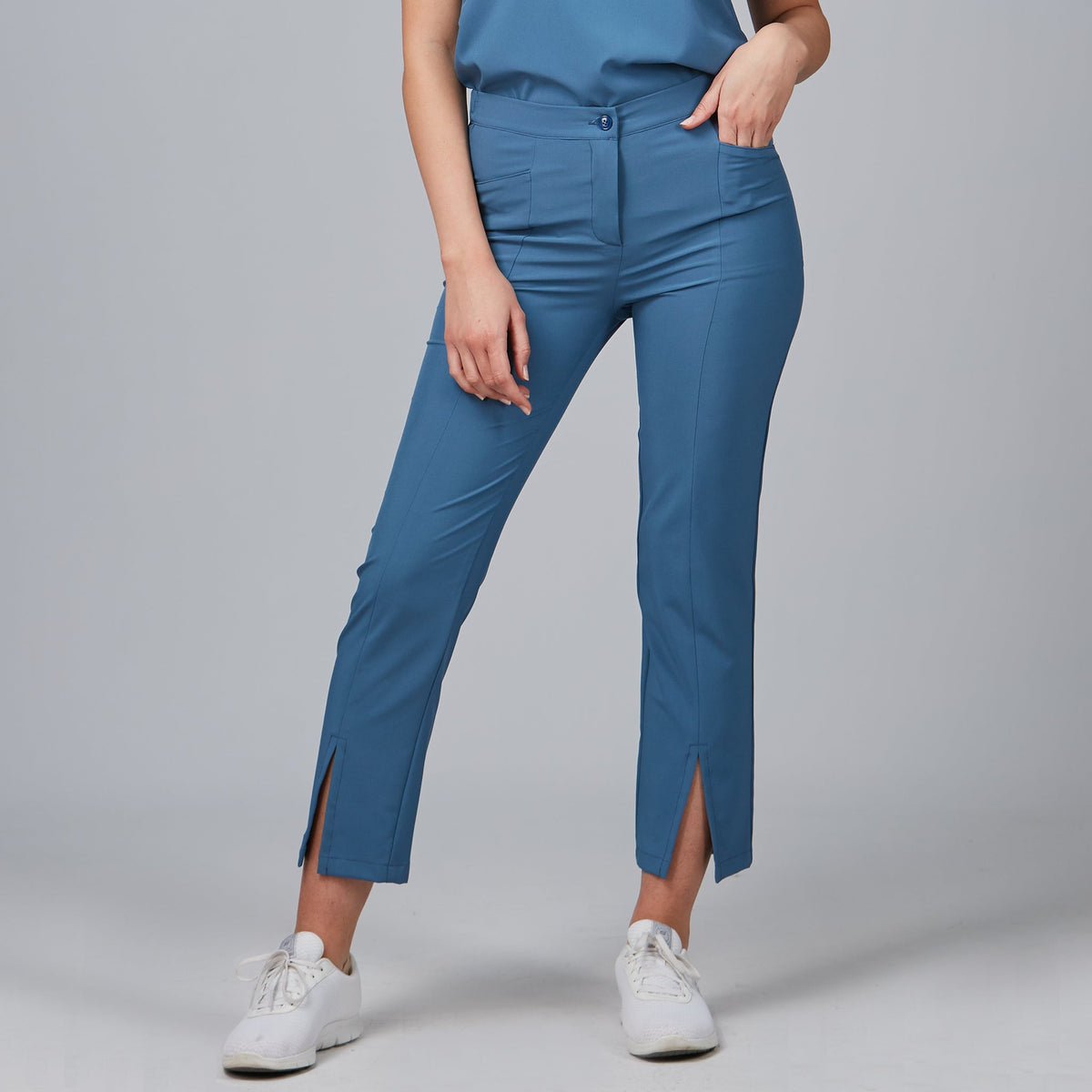 PANTALON MUJER ABERTURA CENTRAL EN BAJO
