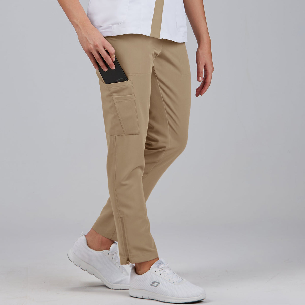 PANTALON MUJER CREMALLERA EN BAJOS