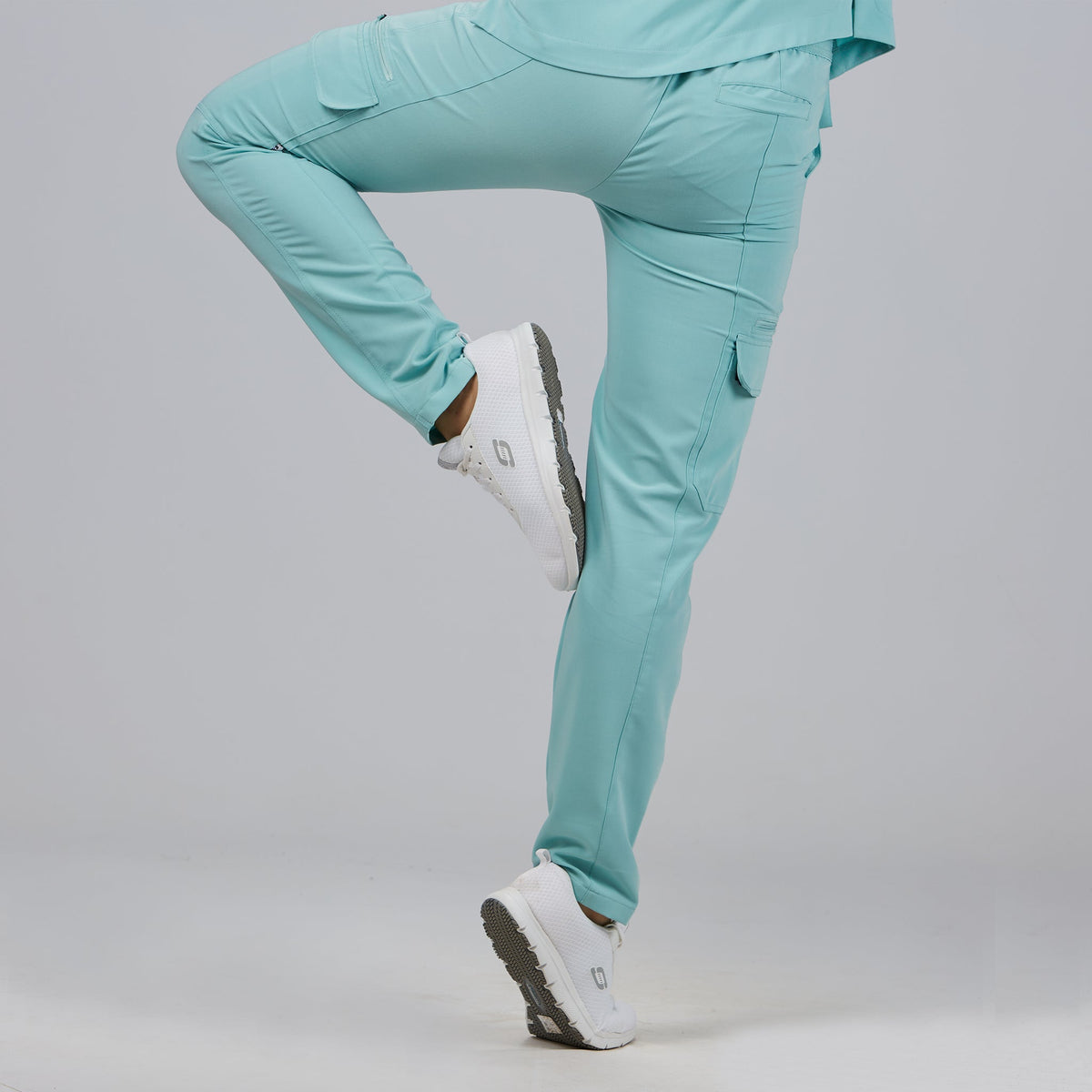 PANTALON UNISEX CINTURA AJUSTABLE Y BOLSILLOS CARGO
