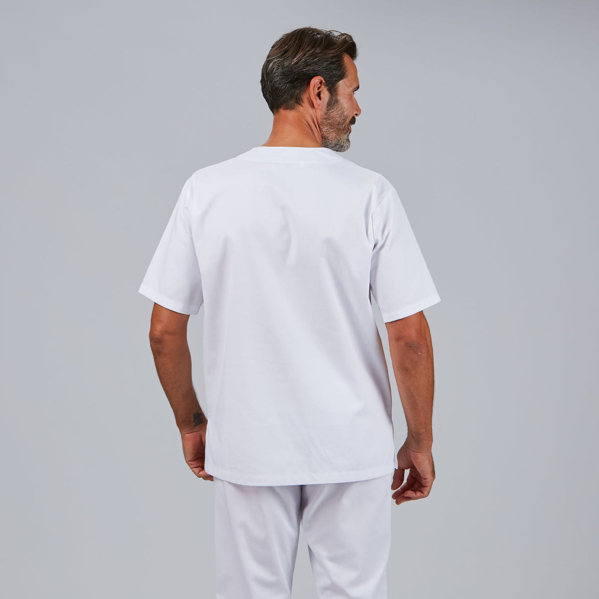 CONJUNTO UNISEX BLUSA CUELLO PICO /PANTALON GOMA ENTERA