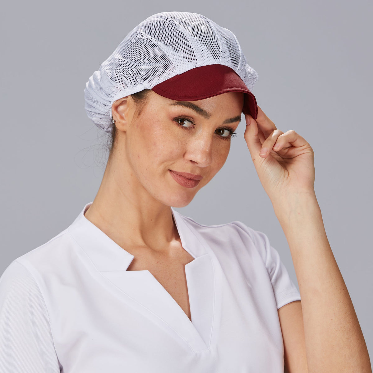 GORRA UNISEX REJILLA VISERA COLOR (PAQ. 10 UNID)